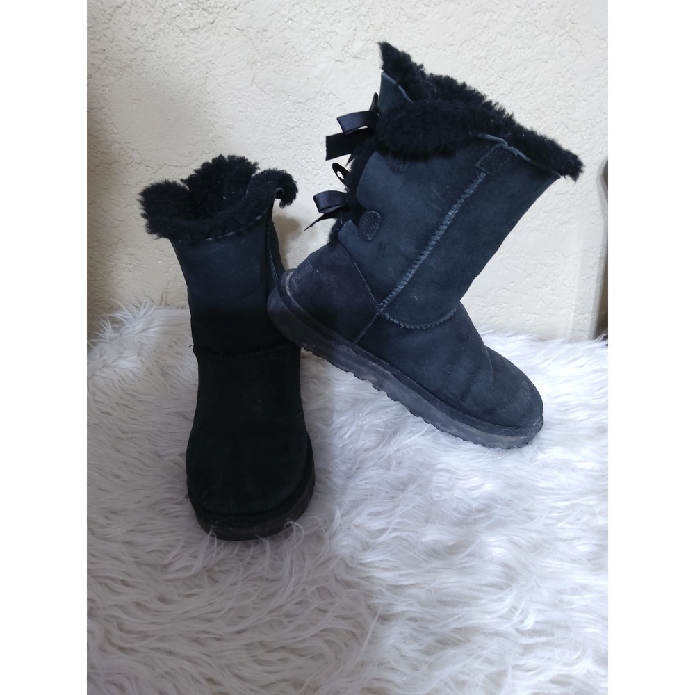 UGG Bailey Bow II Black Suede Boots Sheepskin Lining Mid Calf Womens 6